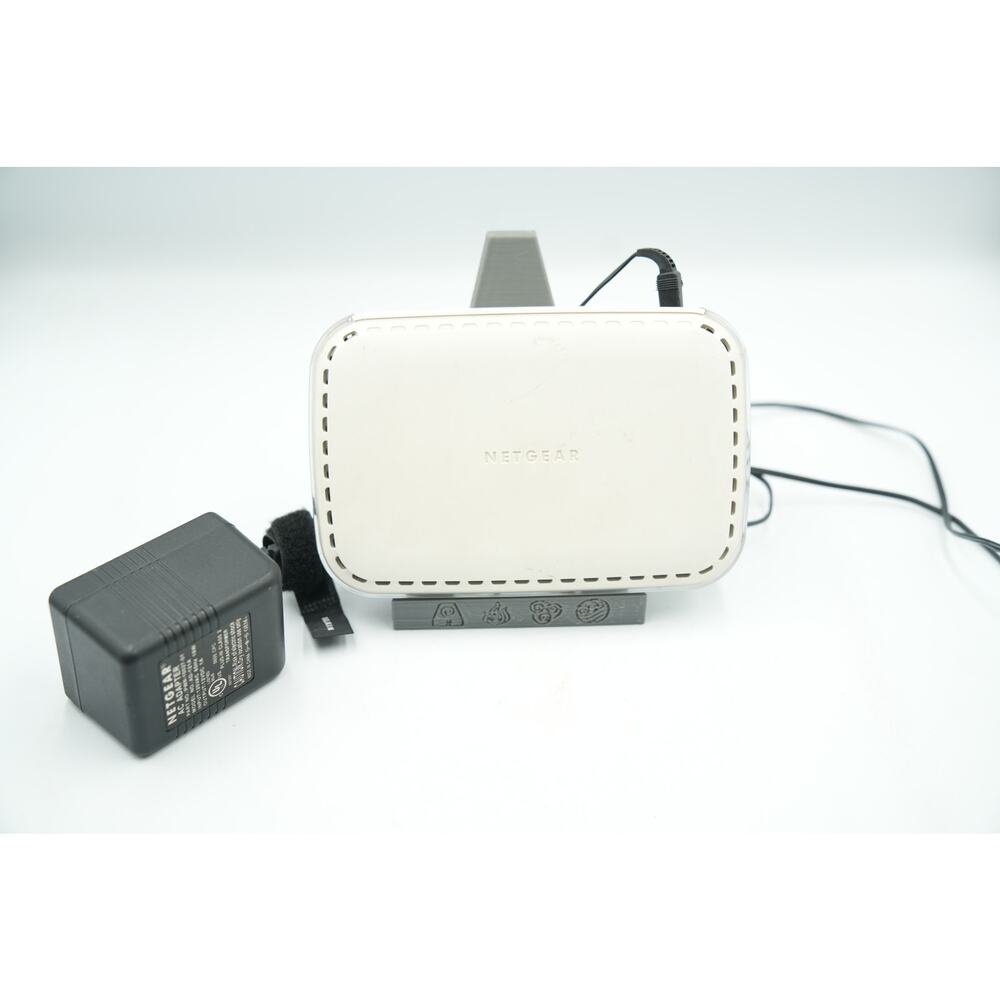 NETGEAR FS605 v3 5-Port 10/100‎ Ethernet Switch with Power Supply – White